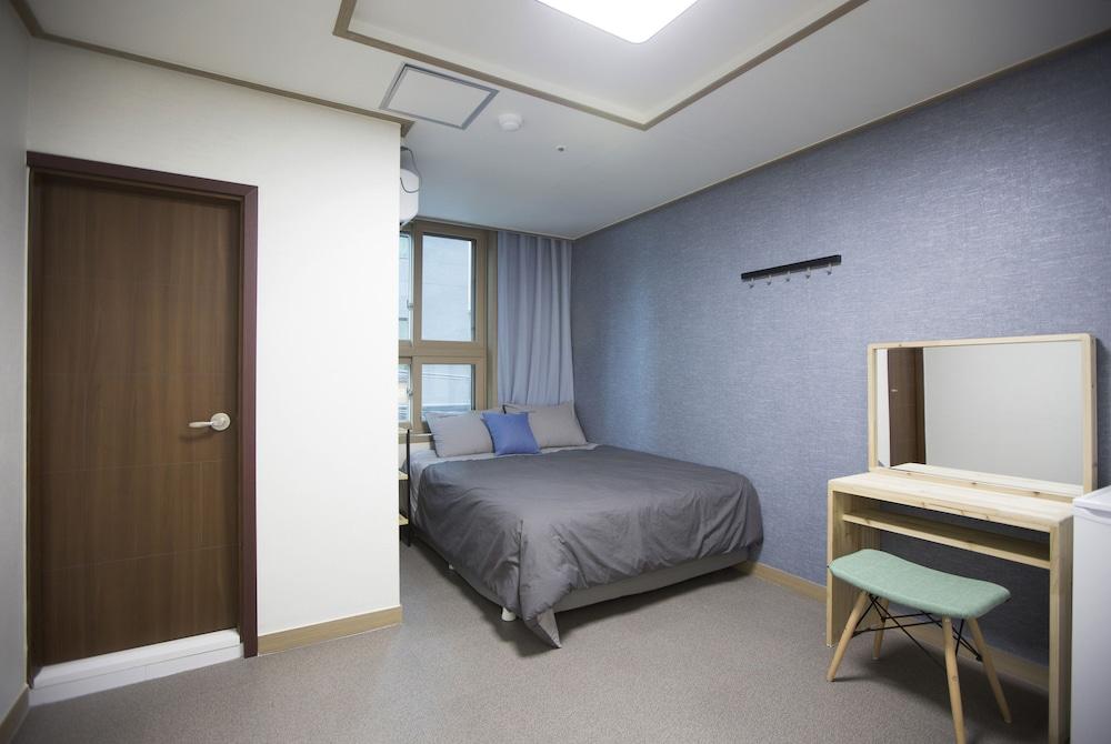 24guesthouse Sinchon Hotel 2*