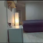 24Guesthouse Sinchon