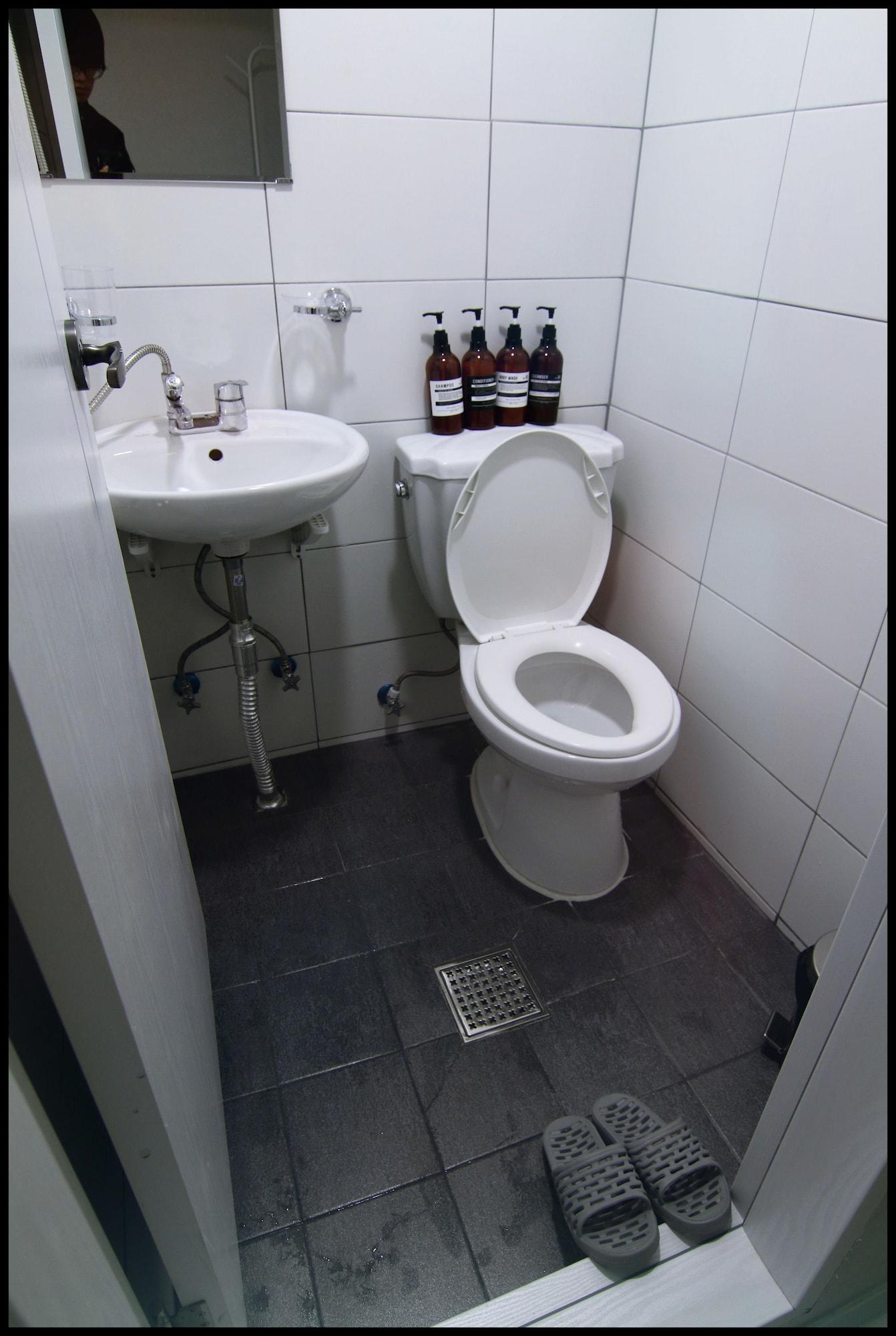 24guesthouse Sinchon