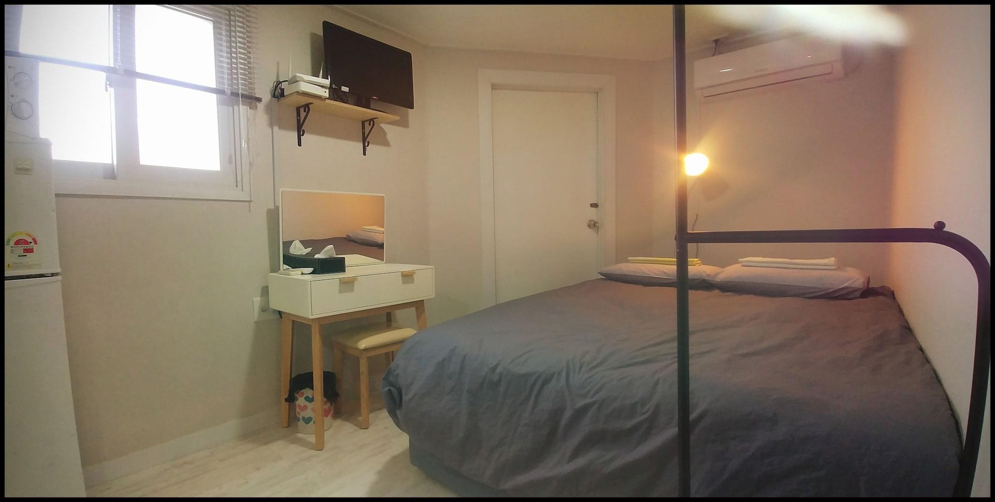 24guesthouse Sinchon Hotel 2*