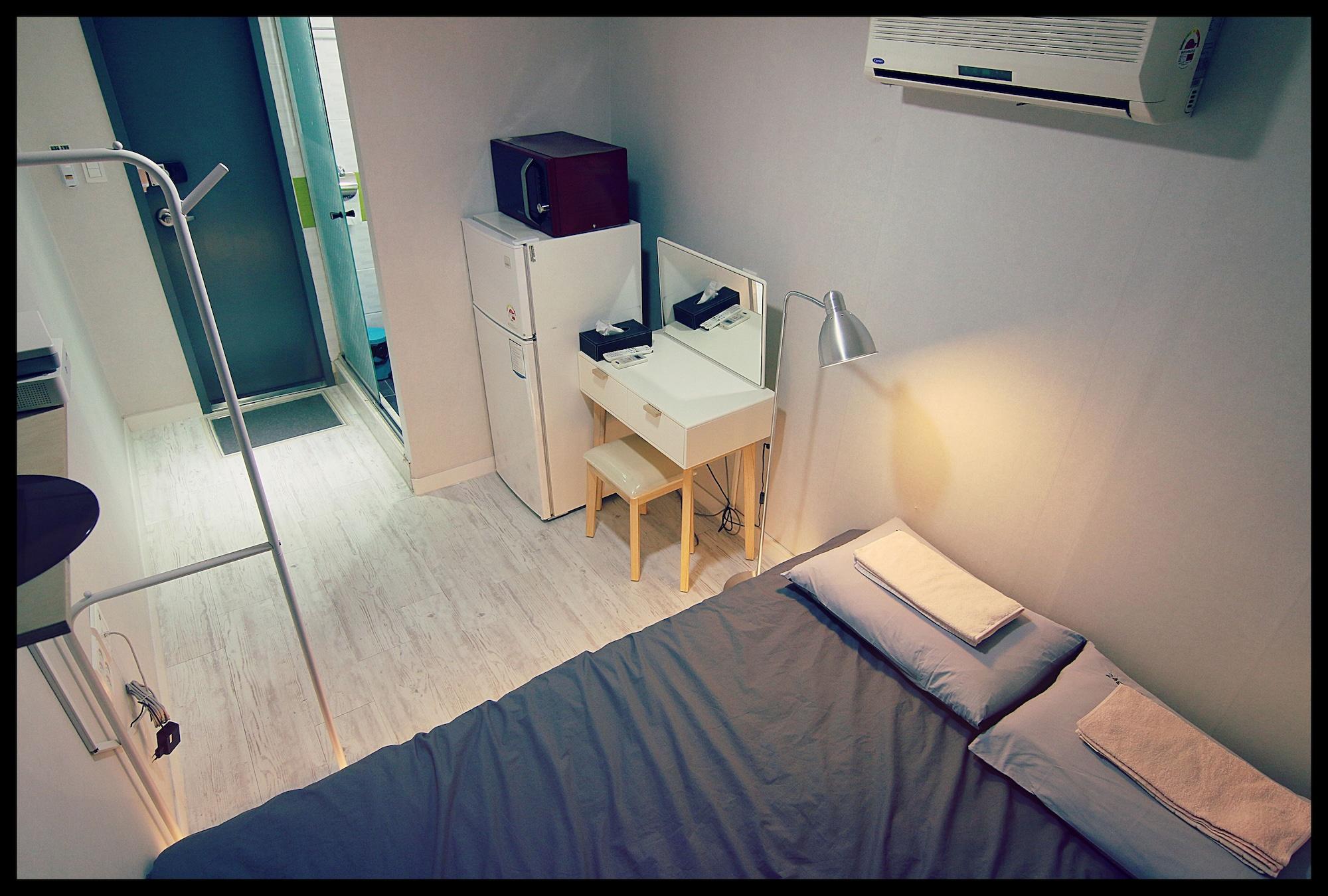 24guesthouse Sinchon 2*