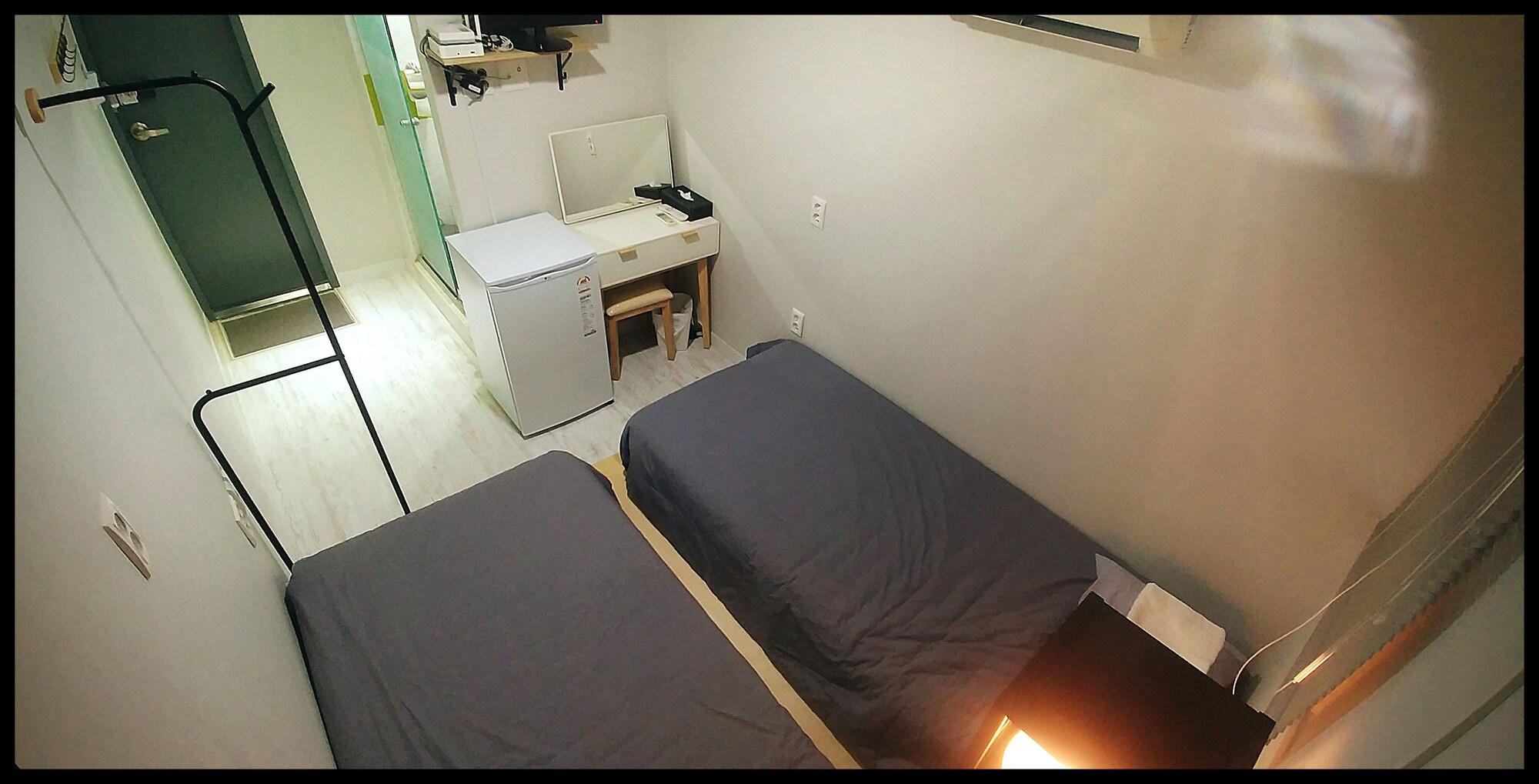 24guesthouse Sinchon Hotel 2*