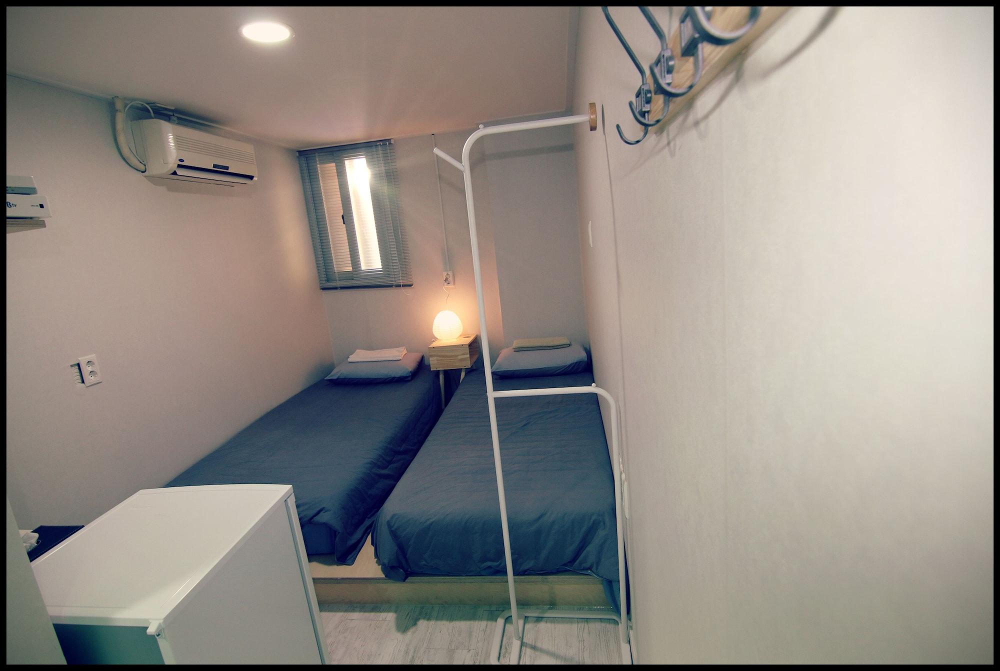 Hotel 24guesthouse Sinchon 2*