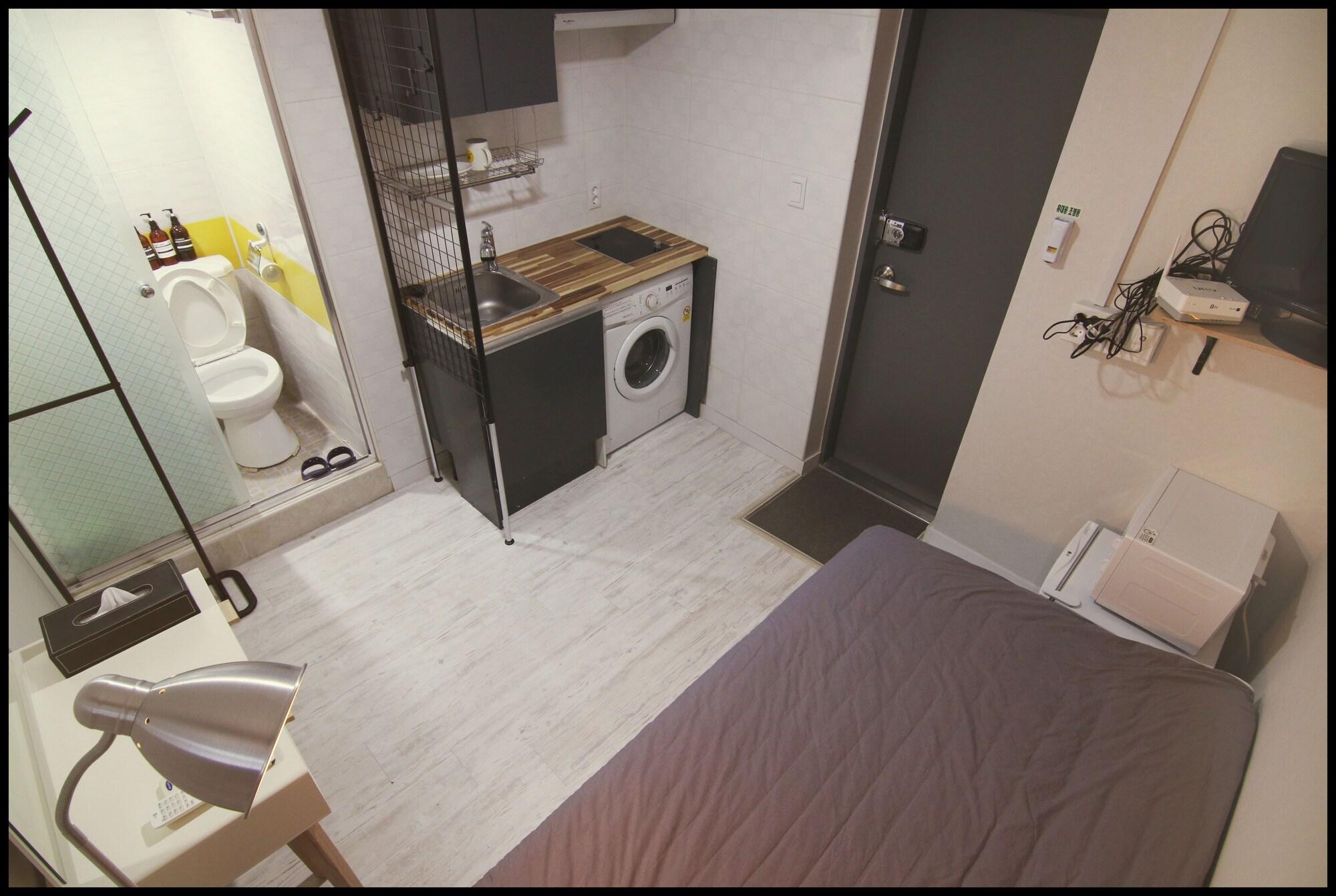 24guesthouse Sinchon Hotel