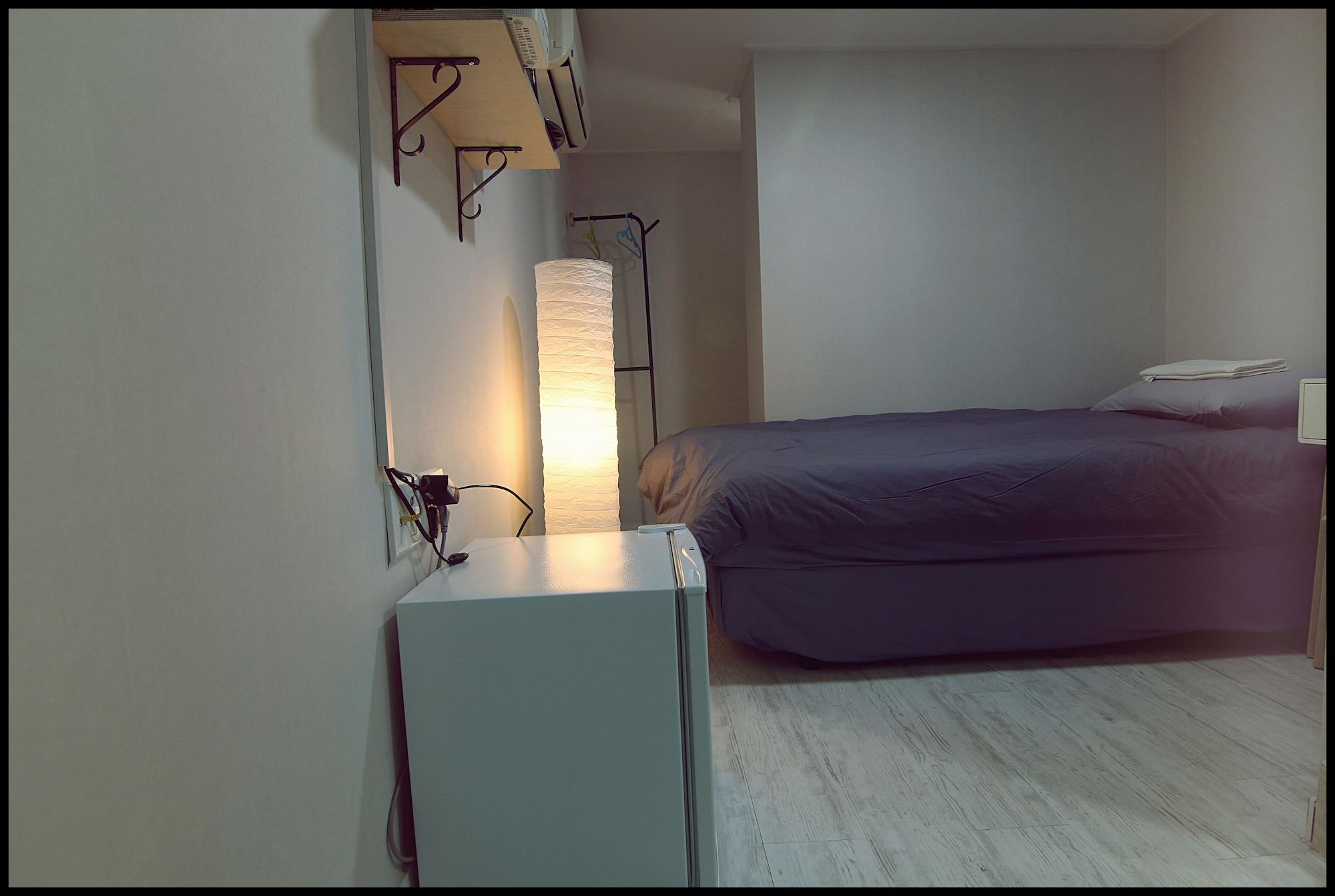 Hotel 24guesthouse Sinchon Seoul