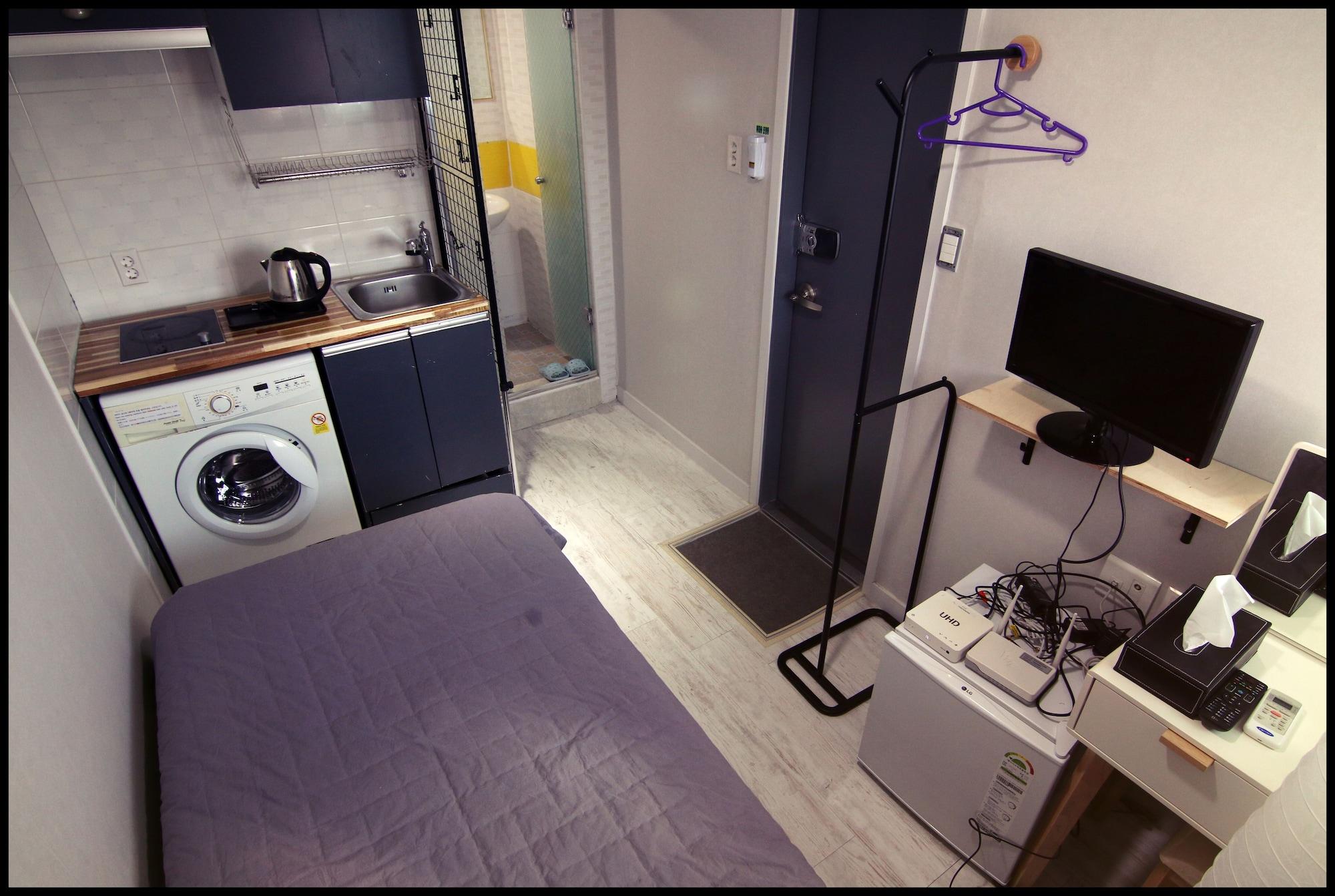 Hotel 24guesthouse Sinchon Seoul