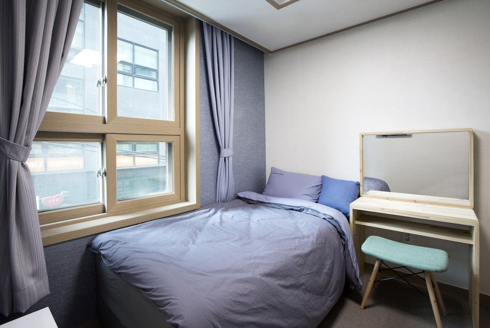 24guesthouse Sinchon Hotel