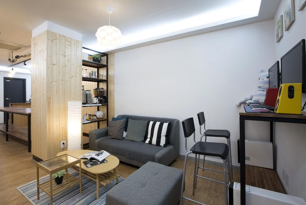 24guesthouse Sinchon 2*