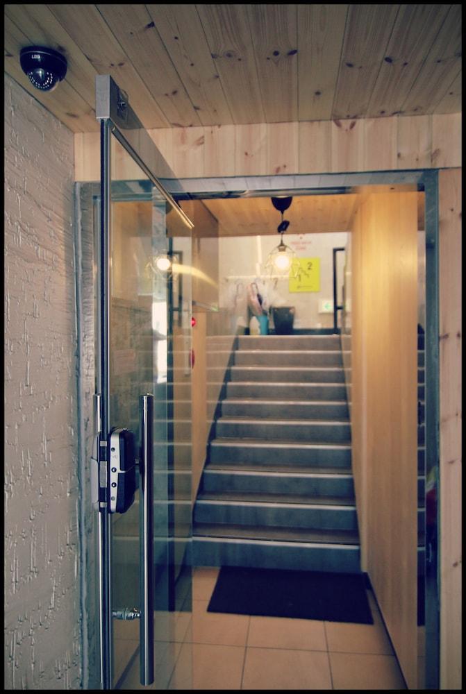 24guesthouse Sinchon Hotel
