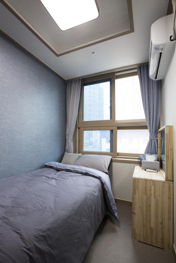 Hotel 24guesthouse Sinchon 2*